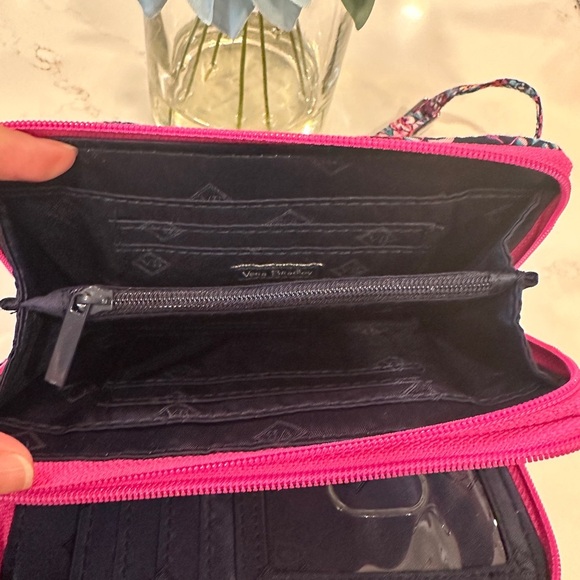 Vera Bradley iconic RFID all in one crossbody Tapestry Pink - Picture 3 of 9